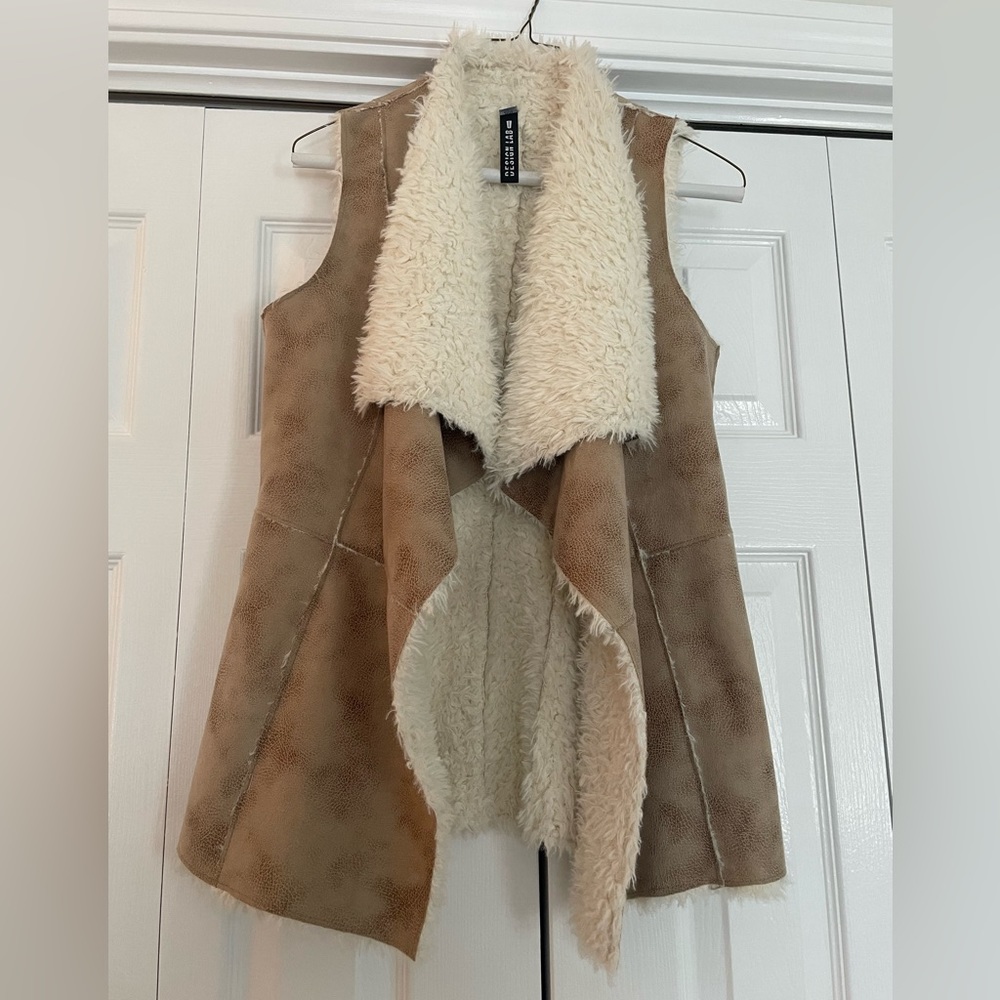 Lord & Taylor Design Lab faux fur rawhide vest. Size XS.